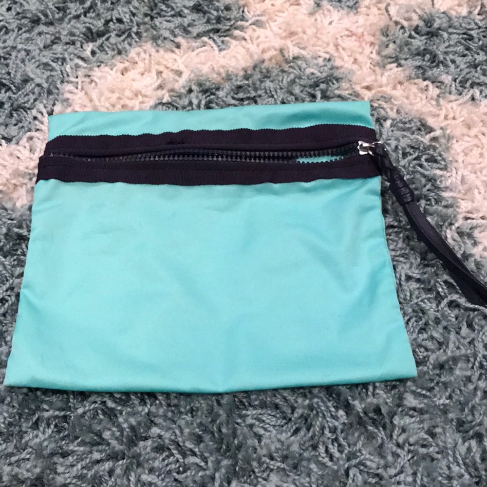 Lululemon pouch